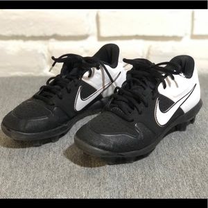 Nike Alpha Hurache Varsity Low Baseball Cleat